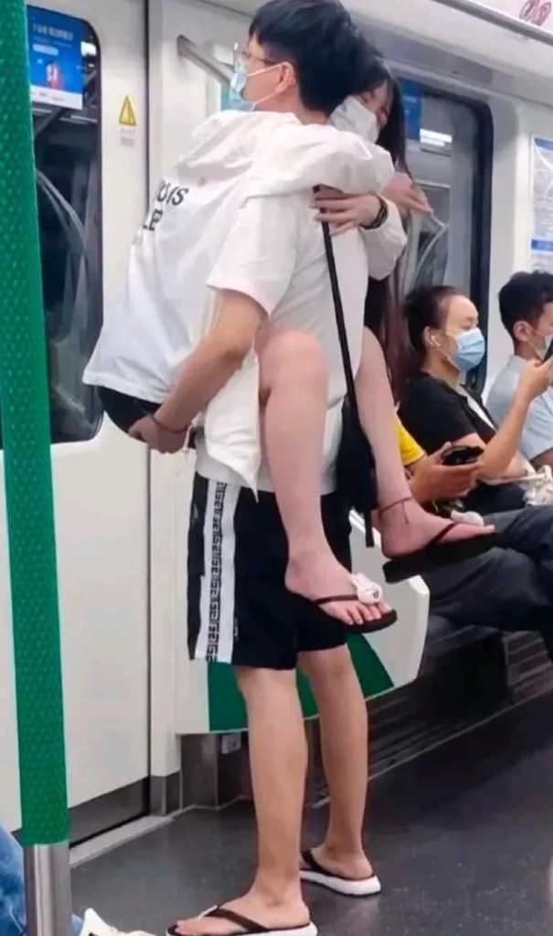 找一個不捨得讓妳雙腳著地的男朋友2.jpg