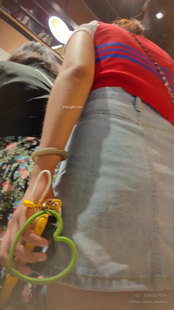 【XLBCD】225白色丝袜牛仔裙眼睛小姐姐，蓝色内内 35.jpg