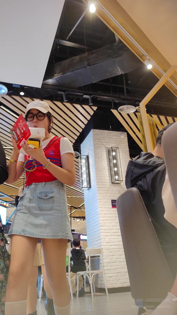 【XLBCD】225白色丝袜牛仔裙眼睛小姐姐，蓝色内内 50.jpg