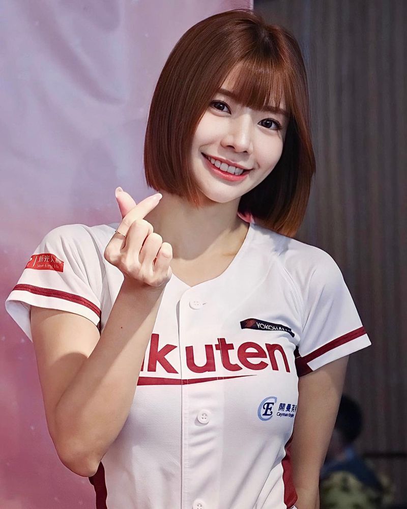 1674458663533-cd541ed4000d4ab69fb4a7fec4c2a355-800x1000 (1).jpg