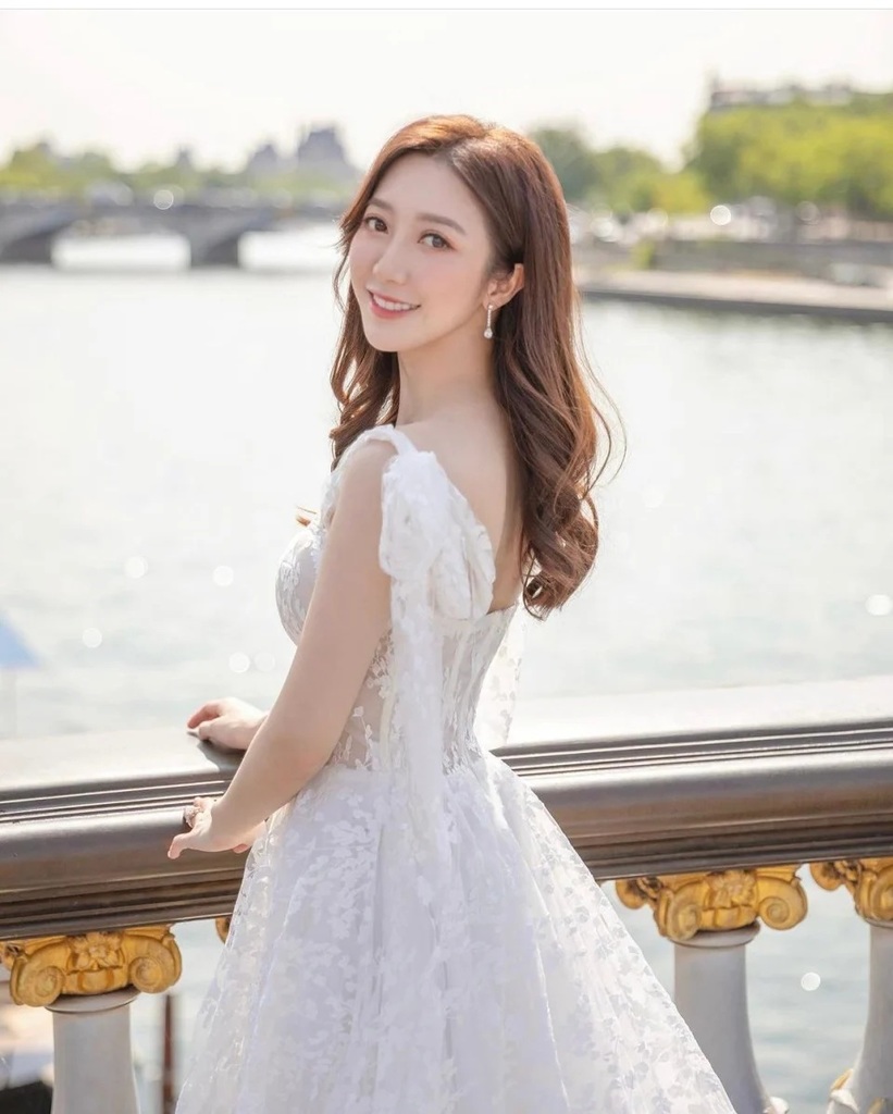 2 何依婷 (何依婷IG).jpg