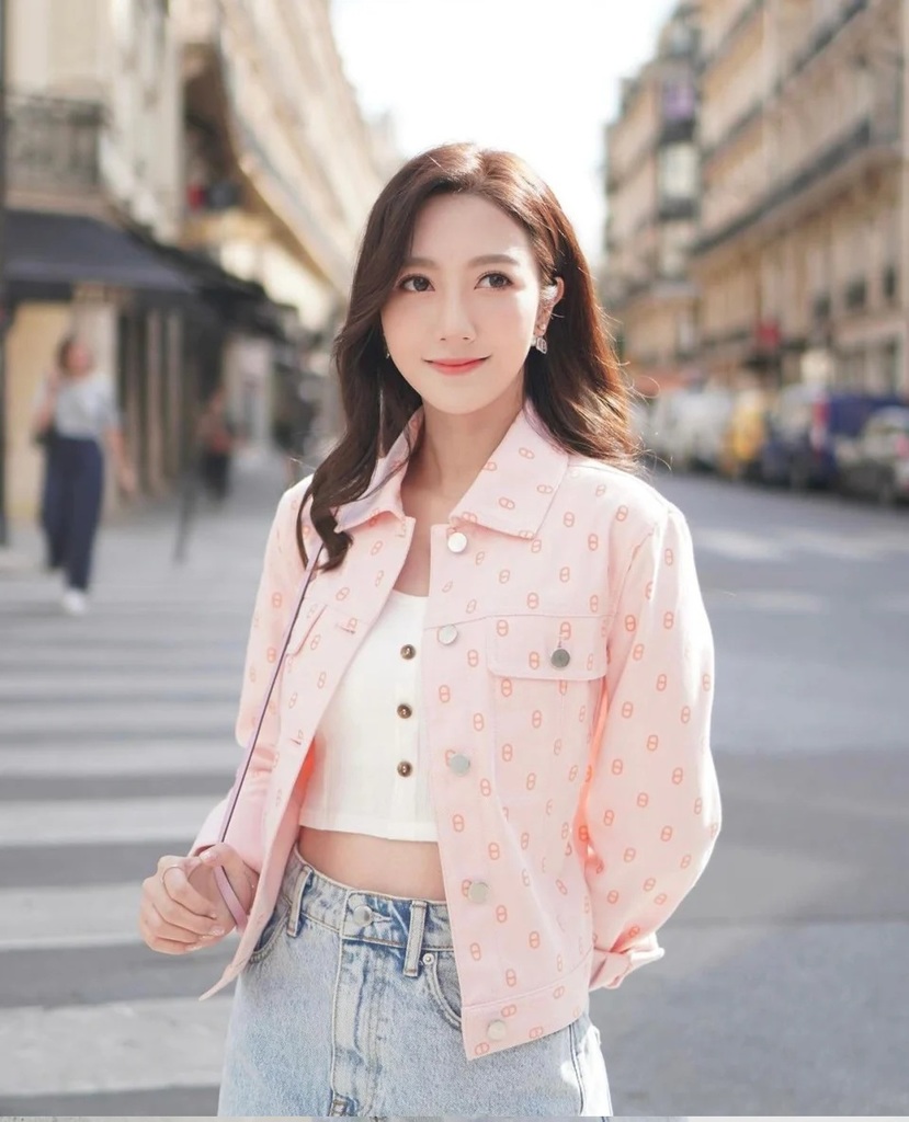 7 何依婷 (何依婷IG).jpg