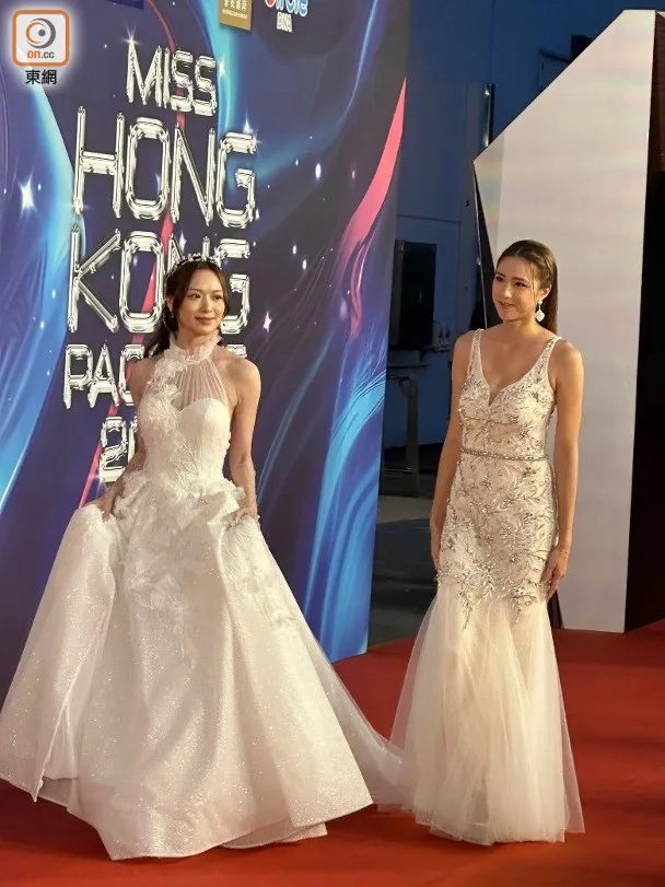 2  兩位靚女紅氈鬥過。.jpg