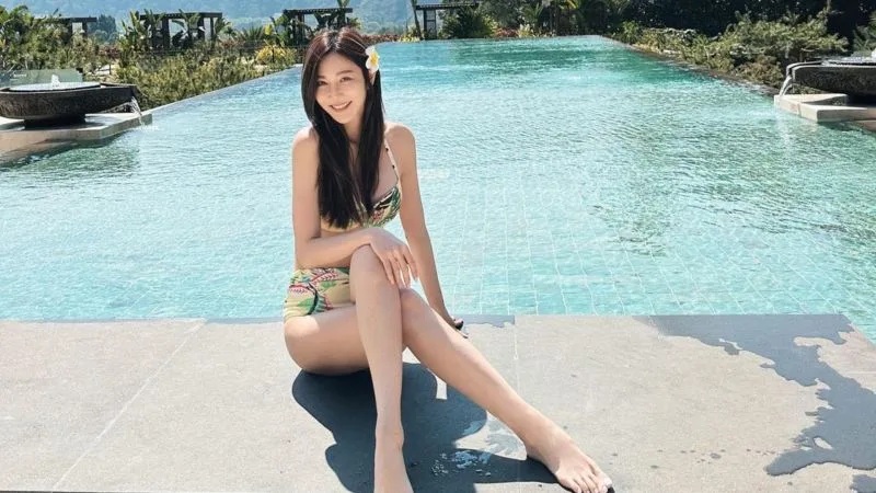 1 曾莞婷日前和家人到南投旅遊，結果拍下好幾張比基尼照片，修長美腿讓人臉紅心跳。.jpg.jpg