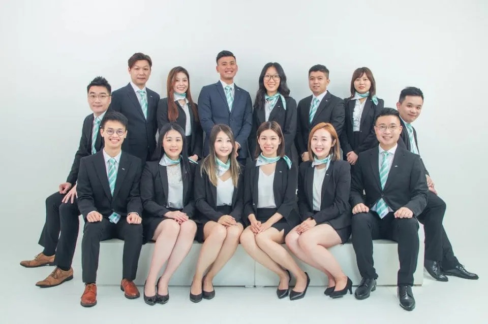 7 何思懿（後排左三）未畢業已經係商會籌委會主席.jpg