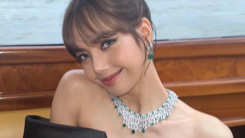 1   ▲Lisa在2023年度Instagram富豪榜中排名第26名，她的IG目前有9691萬人追蹤，只要.jpg