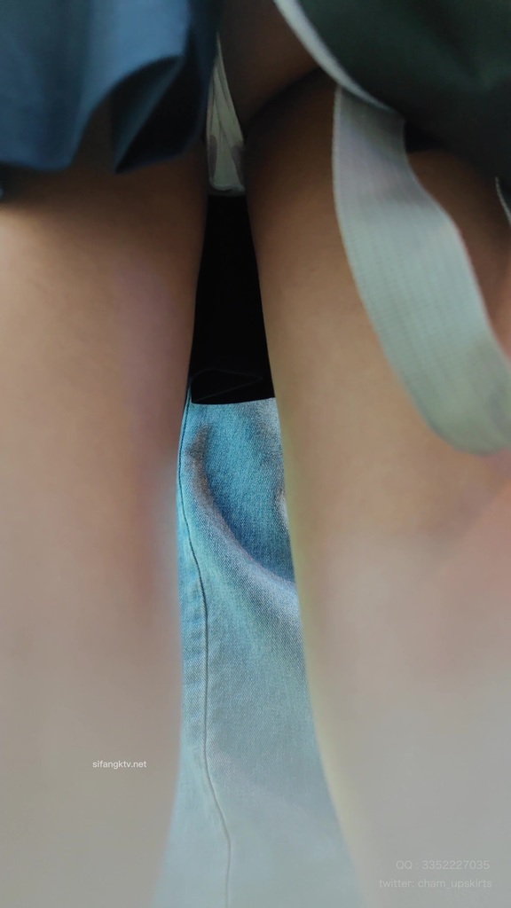 【XLBCD】239_013蓝色水手服小姐姐，白色丁字裤还漏跟毛 009.jpg