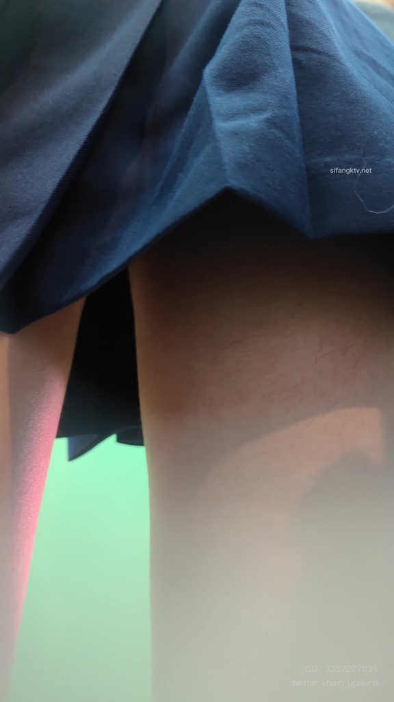 【XLBCD】239_013蓝色水手服小姐姐，白色丁字裤还漏跟毛 044.jpg