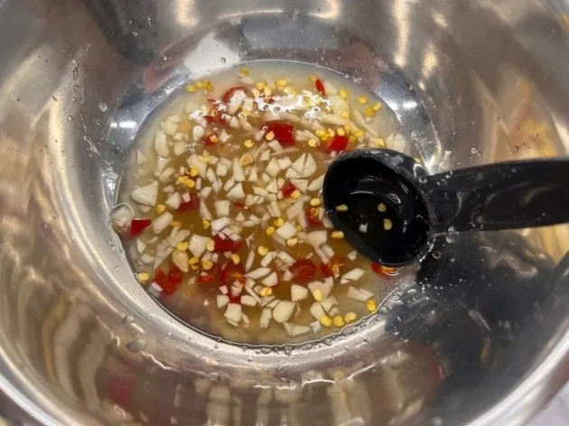 3 把所有材料拌勻至糖完全溶化即可。.jpg