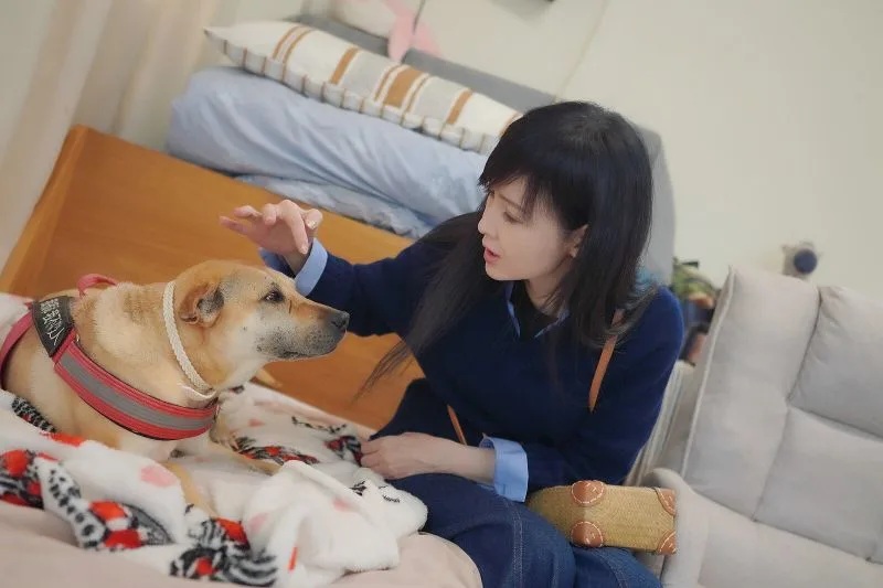 7  周慧敏白頭髮疑似現形。.jpg