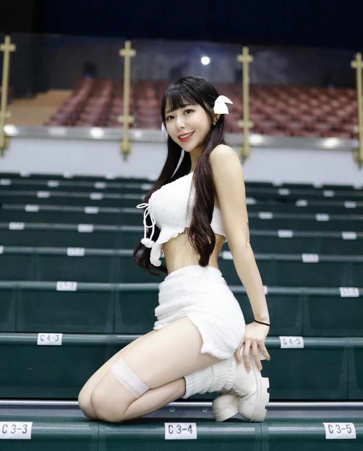 002.jpg