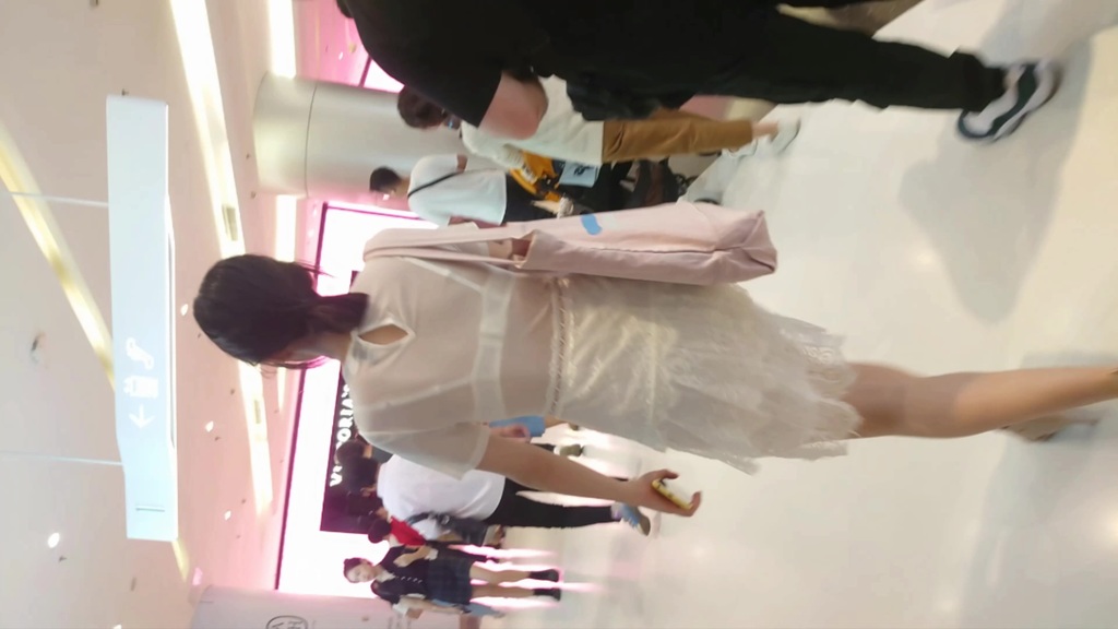 女神！白裙紫窄内极品小靓妹4k 20.jpg