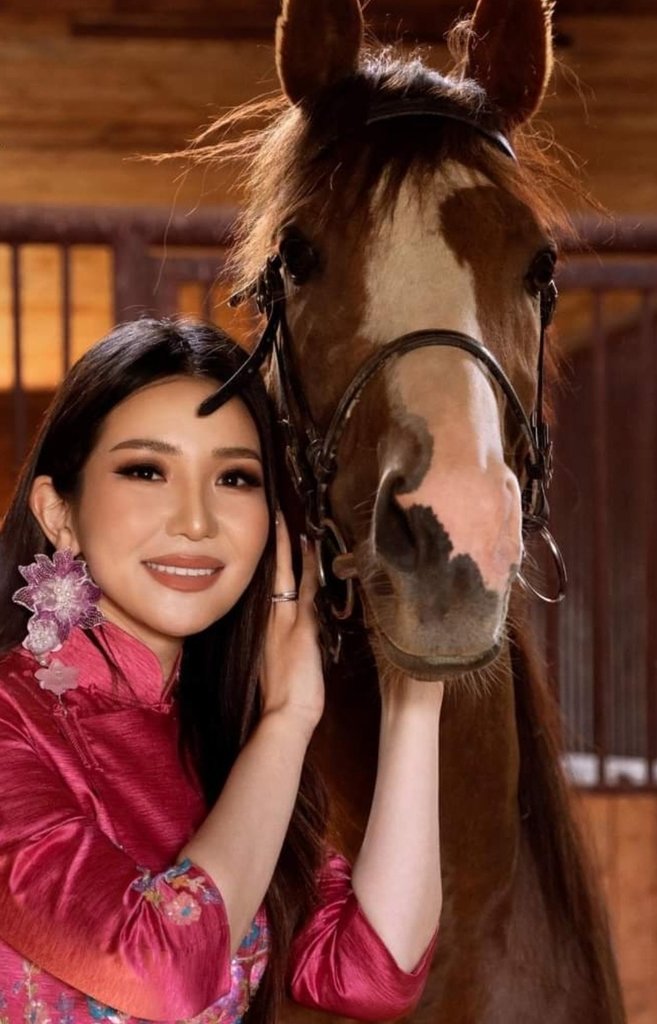 Ladies and Horses (31) - Copy.jpg