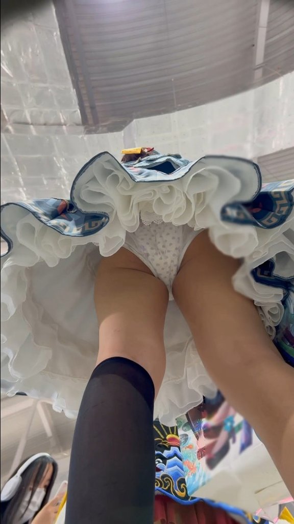 F0nw7u8acAAeODM - 副本.jpg