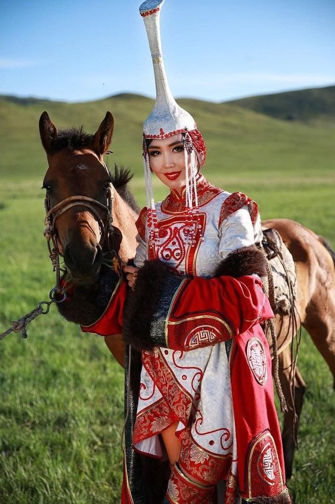 Ladies and Horses (9) - Copy.jpg