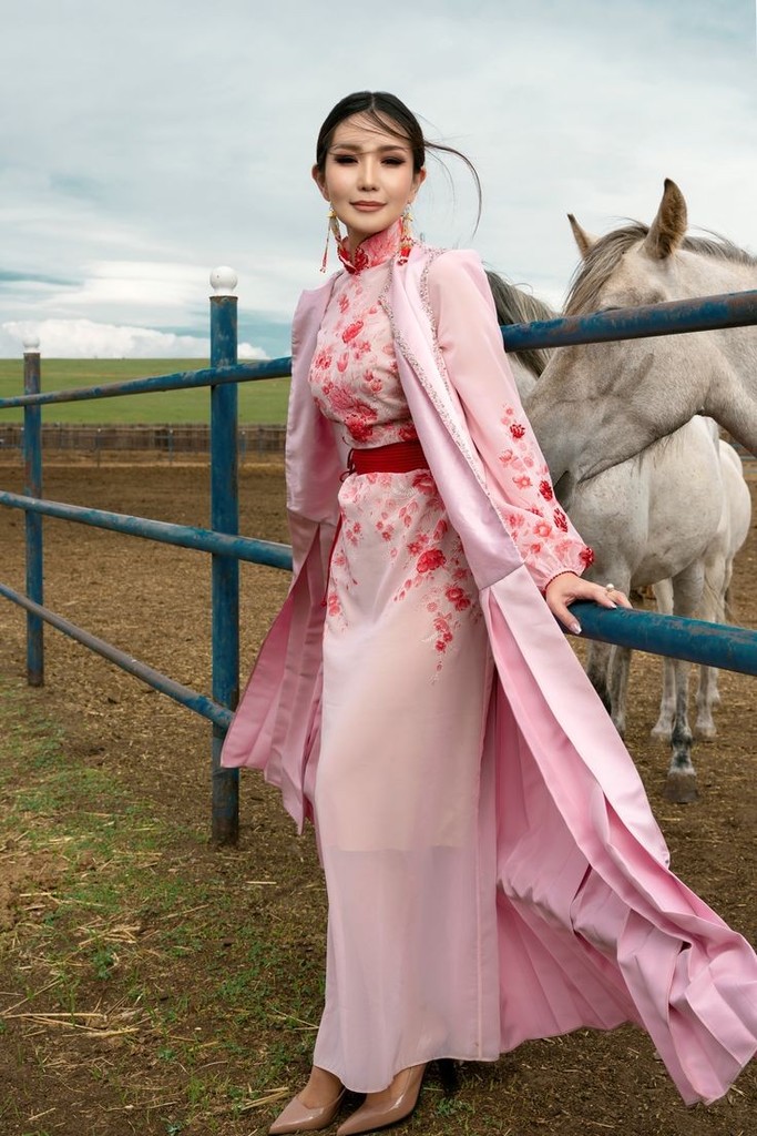 Ladies and Horses (11) - Copy.jpg
