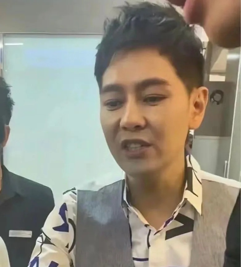 4 呢個真係唔多似佢囉！.jpg