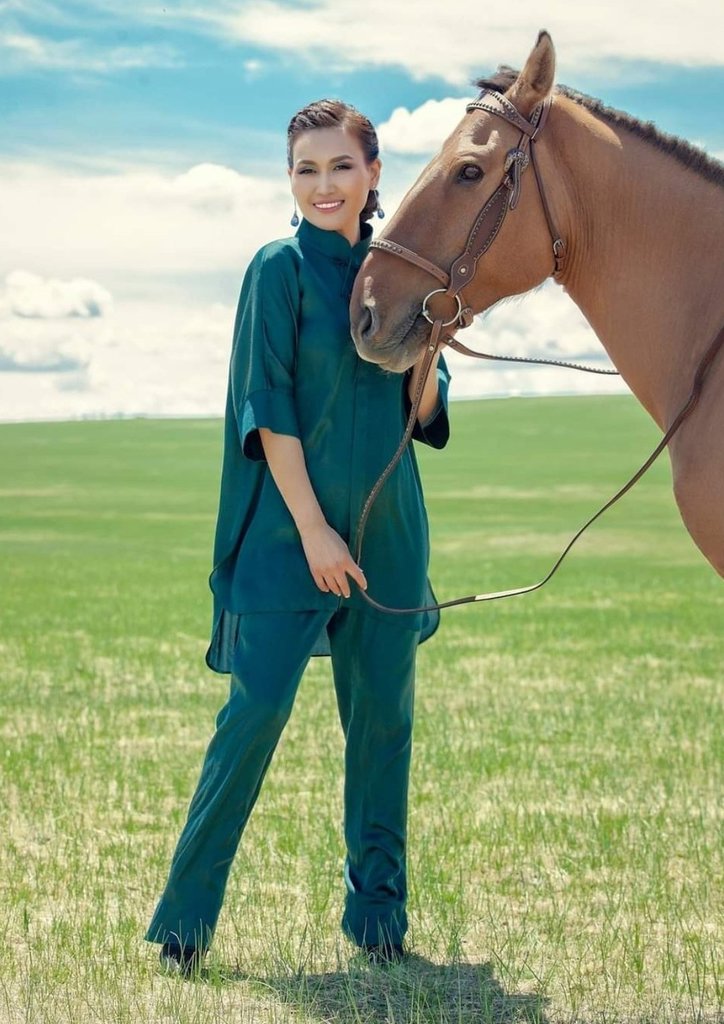 Ladies and Horses (12) - Copy.jpg