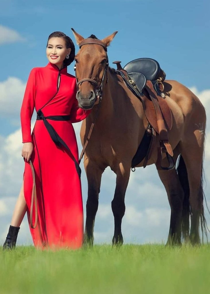 Ladies and Horses (13) - Copy.jpg