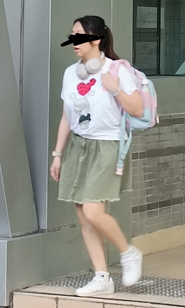 送孩子返學的媽媽!