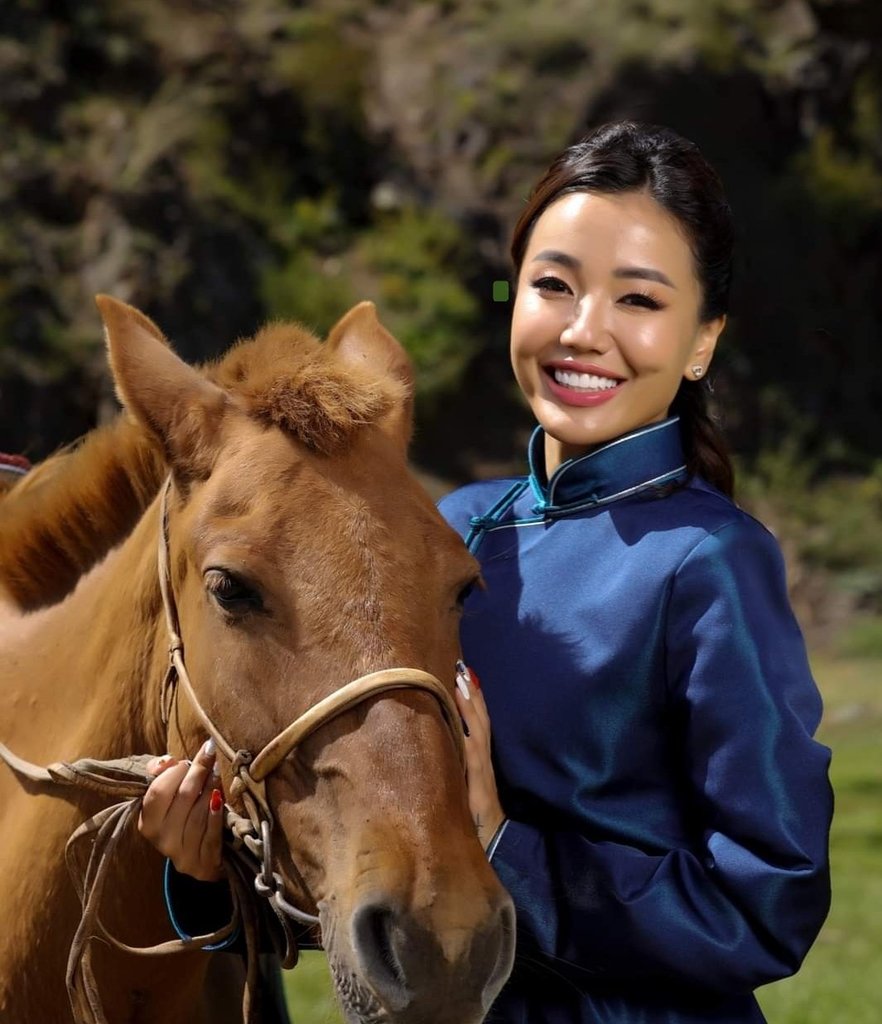 Ladies and Horses (17) - Copy.jpg