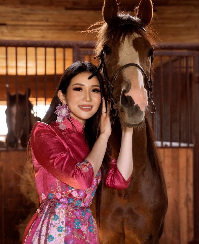 Ladies and Horses (19) - Copy.jpg