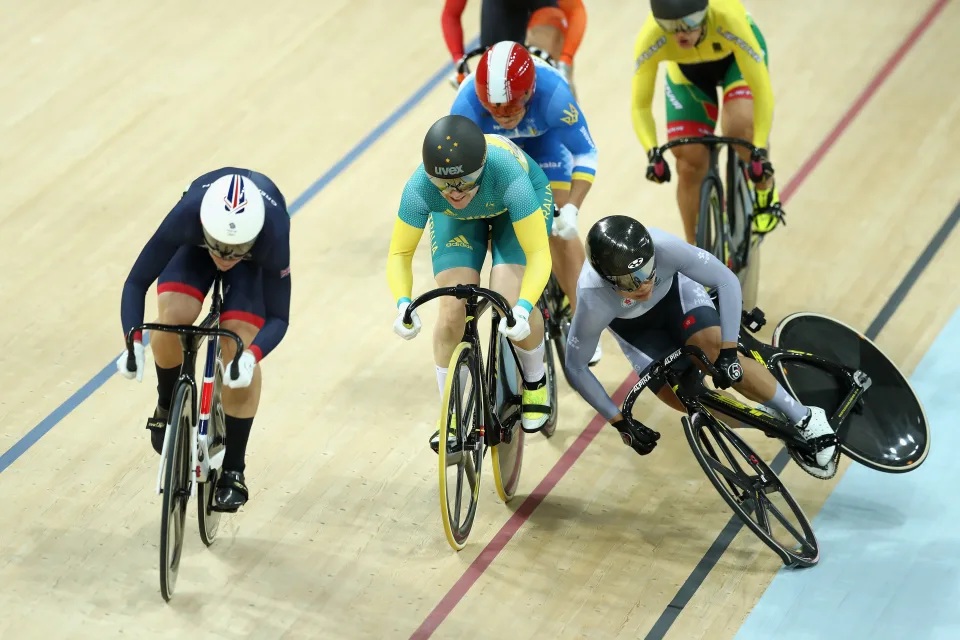 3   2016年里約熱內盧奧運，李慧詩在競輪賽次圈摔車的錐心一幕。.jpg