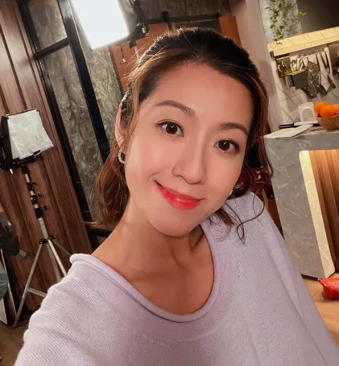 3 網民出土 19歲陳自瑤做展銷女郎超清純舊照.jpg