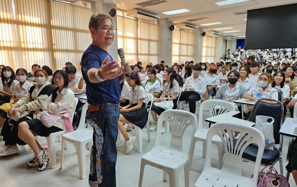 海洋生態講師 托恩.jpg