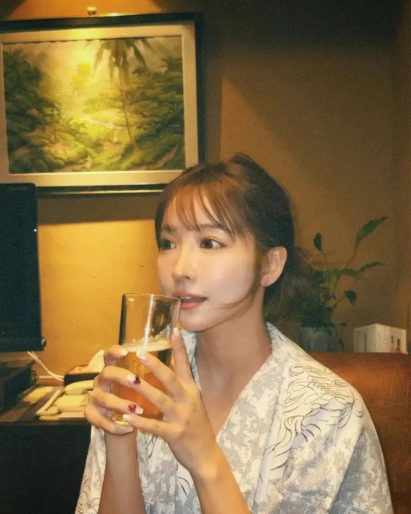 3  三上悠亞在媽媽的掌鏡下，顯得十分放鬆。.jpg