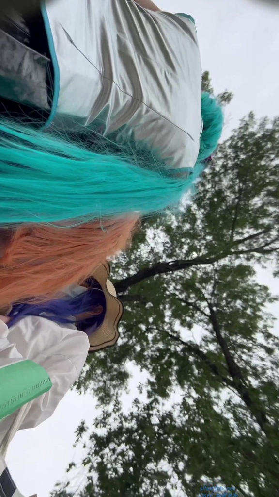 短裙coser靓女。白色窄内漏出几根毛.近距离超清CD 113.jpg