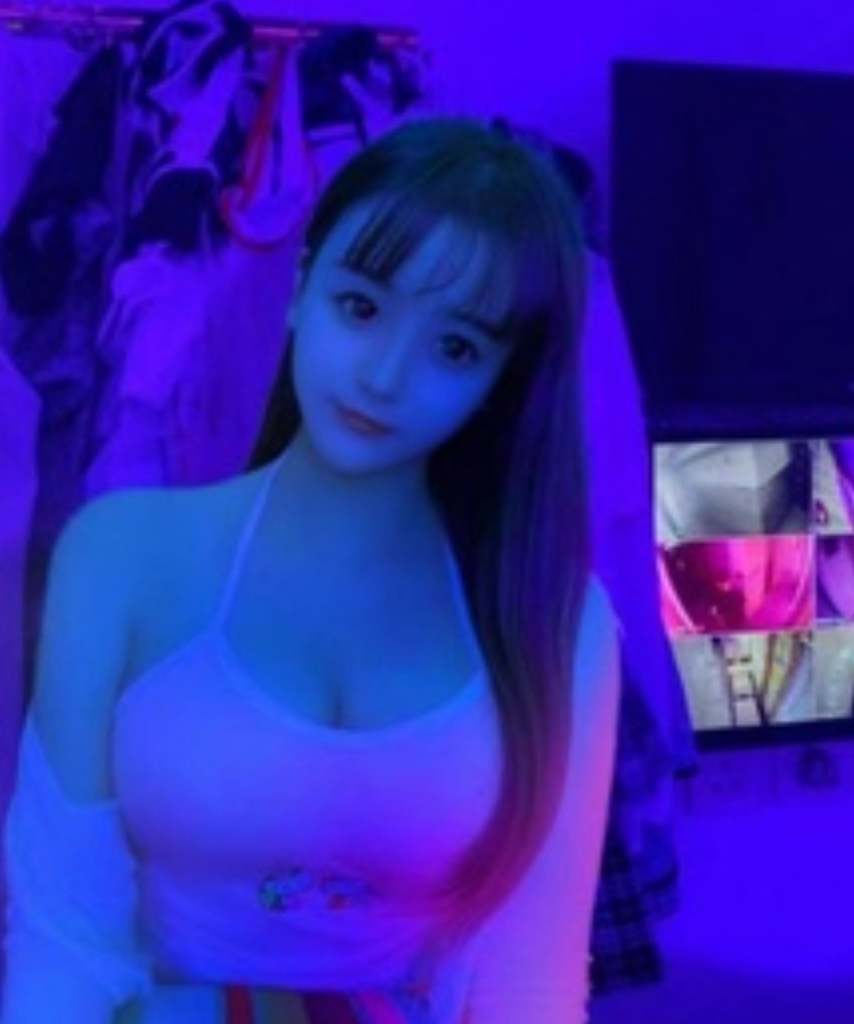 Screenshot_20231231-211919_Samsung Internet.jpg