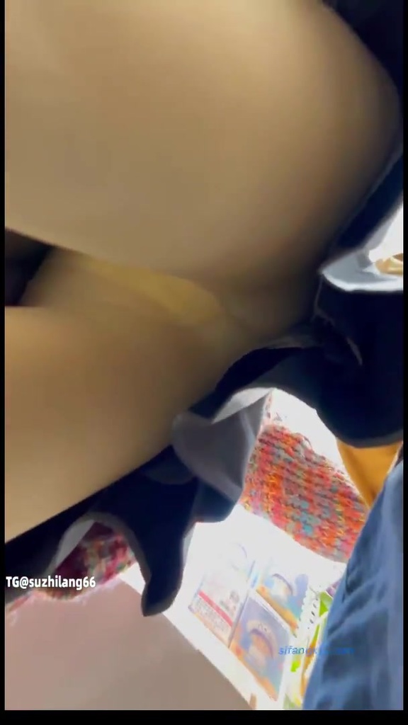 偷拍大师街头尾随偷拍_美女裙底风光白色连衣裤裙白色高跟鞋屁股透M白色内内 145.jpg.jpg