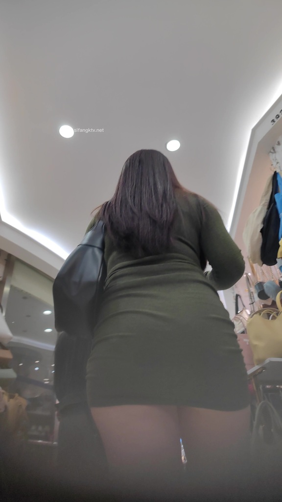 【XLBCD】237_011超短蓝色包臀裙微胖美女，肥臀里夹着黑色丁字裤 58.jpg.jpg