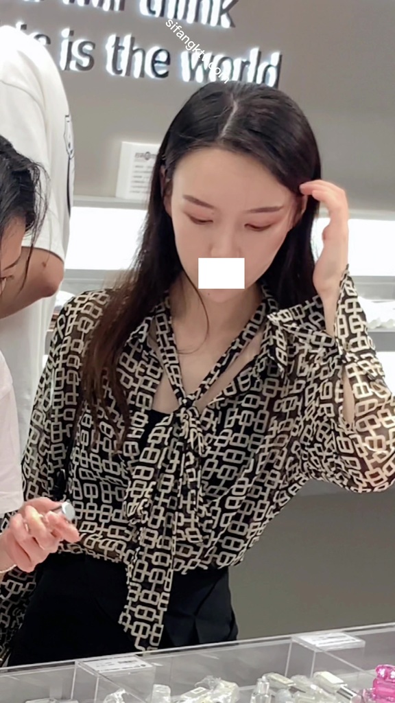 【WANOU】❤原创CD❤5.逛美妆店超高颜值小姐姐！简直极品！ 23.jpg