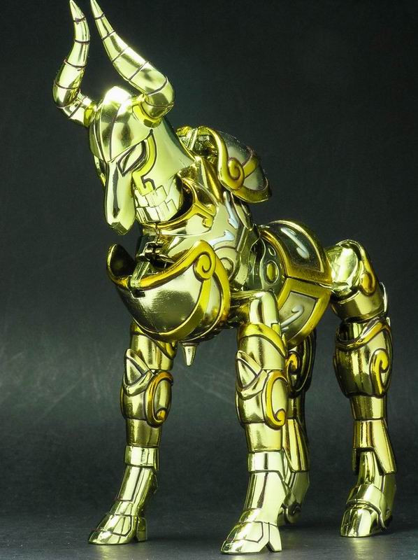 黃金聖衣 山羊座全罩式頭盔.jpg