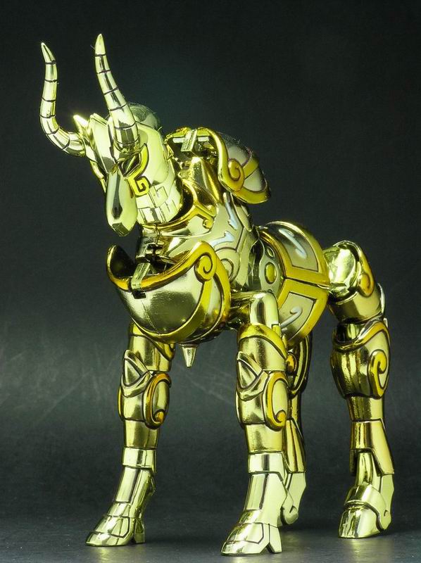 黃金聖衣 山羊座面罩式頭盔.jpg