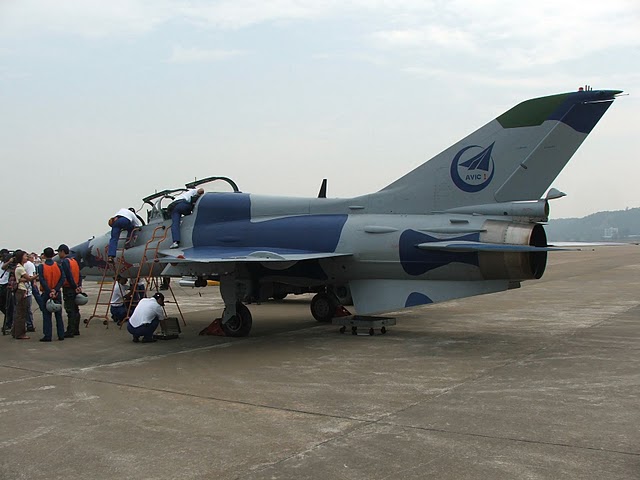 航展2006 JL9-3.jpg