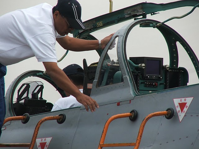 航展2006 JL9-5.jpg