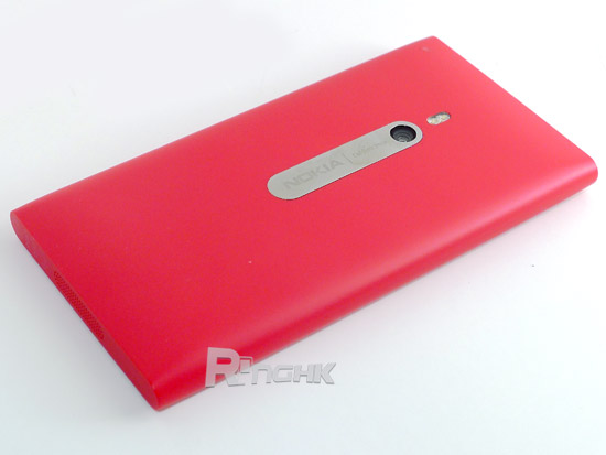 3.機背上建有 800 萬畫素數位相機.jpg