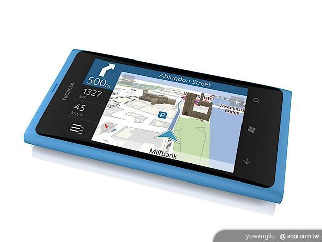 34b.內建 GPS 衛星定位接收器，可進行 2D to 3D 地圖瀏覽、路徑規畫，甚至是語音功能..jpg