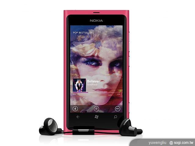 36.內建 NOKIA Music 功能，並可透過「Mix Radio」收聽預先安排好的歌曲組合，或將音.jpg