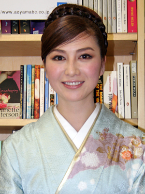 松井冬子3.jpg