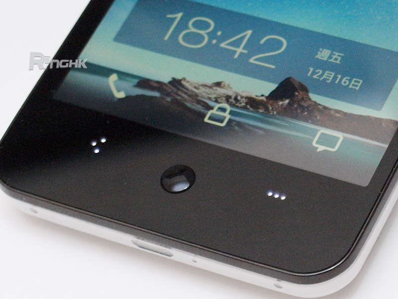 7.在隱藏式觸控鍵外，還將中央的 Home 鍵改成突起的小圓點設計.jpg