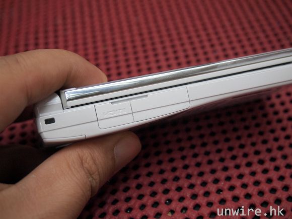 3f.內建HDMI 能將手機畫面輸出至高清顯示裝置上播放（線材需另配）.jpg.jpg