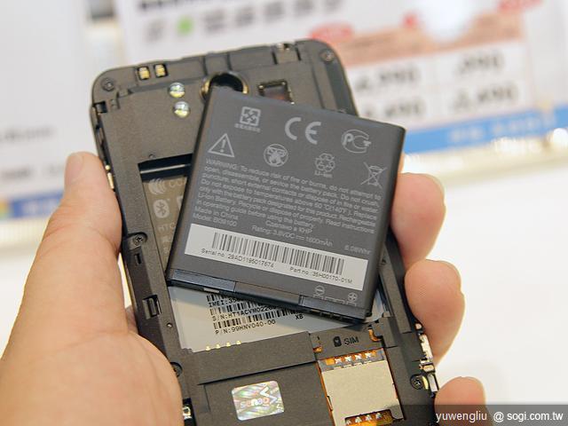 12.電池容量為 1,600mAh.JPG