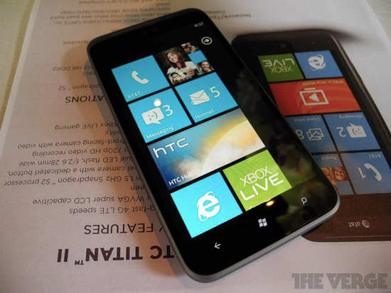 20120112_htc_titan2_02.jpg