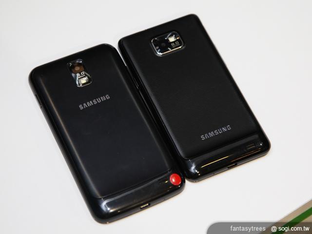 10.S II LTE 與 SAMSUNG GALAXY S II i9100 一樣，機身下方揚聲器處明顯較厚.JPG.jpg