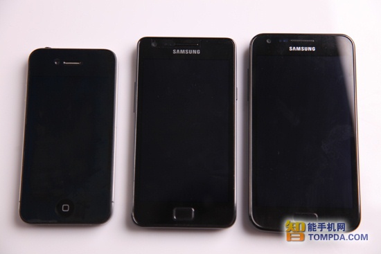 10a.iPhone4（左）i9100（中）Galaxy S2 LTE（右）.jpg