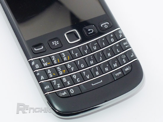 blackberrybold9790_05.jpg